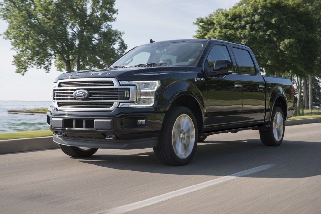 Picture of: Does the Ford F- Come with a Manual Transmission?