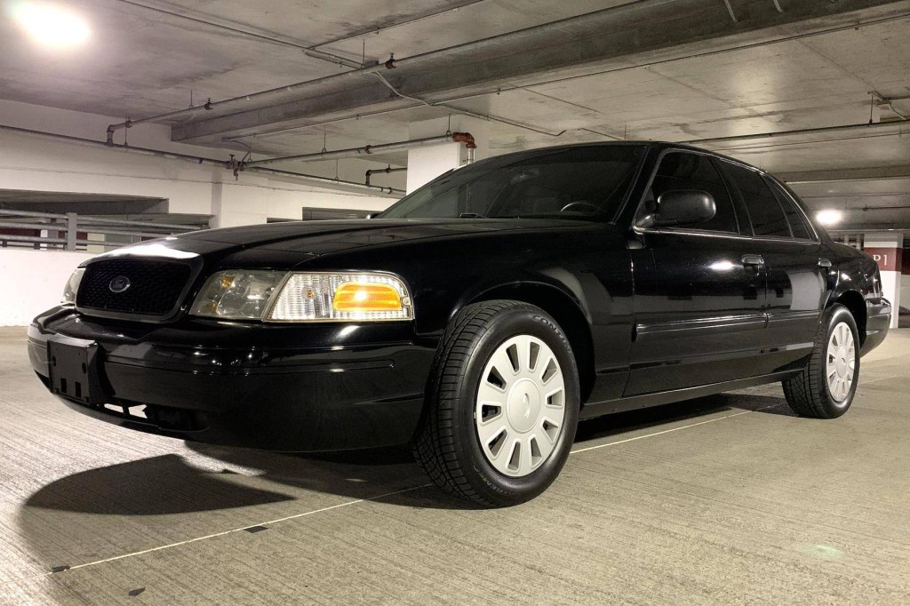 Picture of: Ford Crown Victoria Police Interceptor for Sale – Cars & Bids