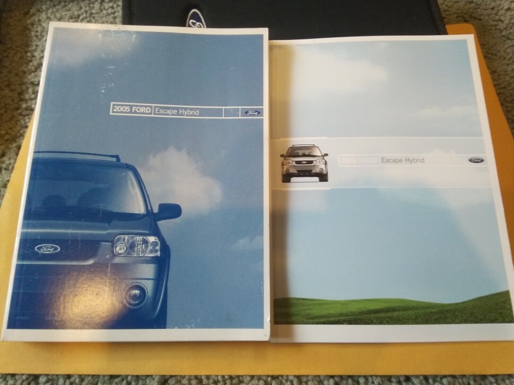 Picture of: FORD ESCAPE HYBRID OWNERS MANUAL &amp; CASE ( QUICK REF)  eBay