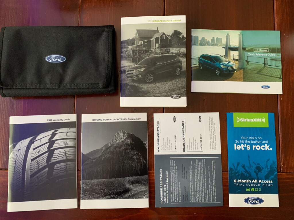 Picture of: Ford Escape Owners Manual Set With Case OEM LQQK! S SE SEL TITANIUM  FWD WD