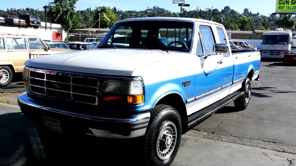 Picture of: Ford F- XLT  Owner k Original Miles F X / Ton  Ton  Pickup Truck