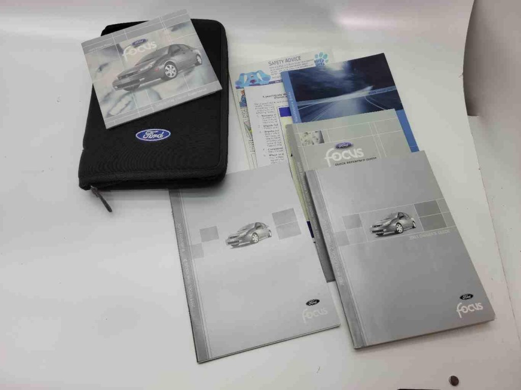 Picture of: Ford Focus Owners Manual With Case USED OEM