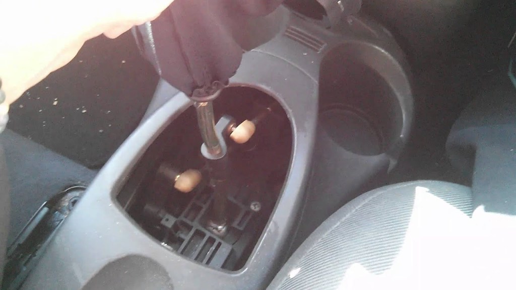 Picture of: Ford focus shifter arm problem, Year  , manual  gear, how to check and  solve this problem.