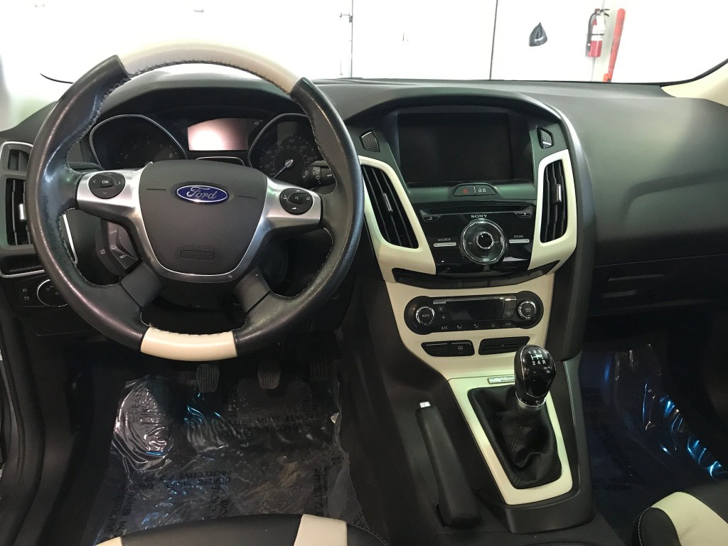 Picture of: Ford Focus Titanium Manual Transmission – ShiftedMN