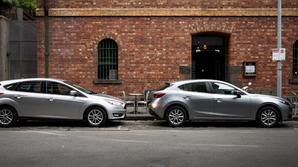 Picture of: Ford Focus Trend v Mazda  Maxx Comparison – Drive