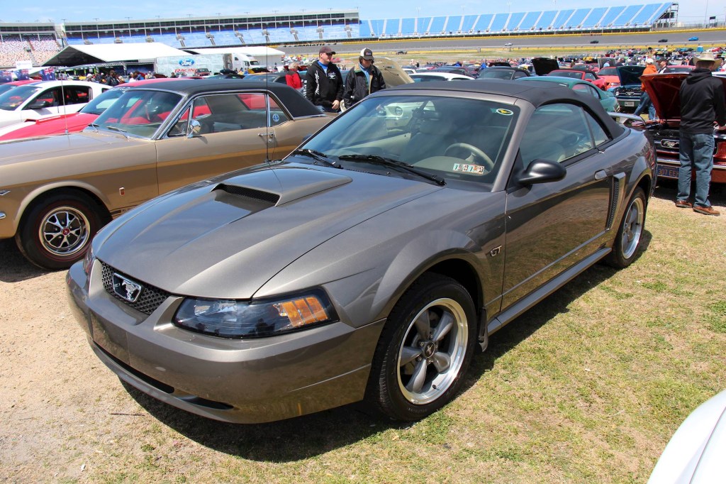 Picture of: Ford Mustang GT Premium – Coupe