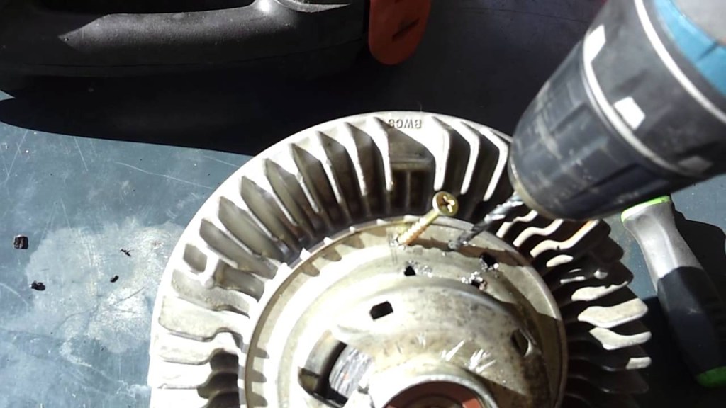 Picture of: FORD Supderduty ~ Fan Clutch ~ How to Lock-Up Manually