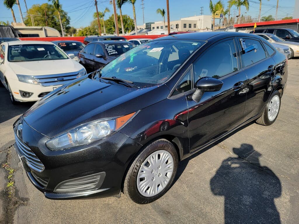 Picture of: Used Ford Fiesta with Manual transmission for Sale – CarGurus