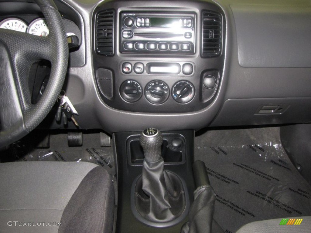 Picture of: Ford Escape XLS WD  Speed Manual Transmission Photo