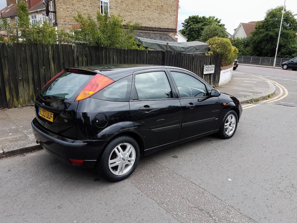 Picture of: Ford Focus   (Black/manual) (must go) in N Barnet für