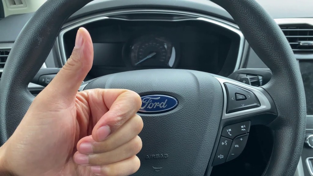 Picture of: Ford Fusion – How to open trunk